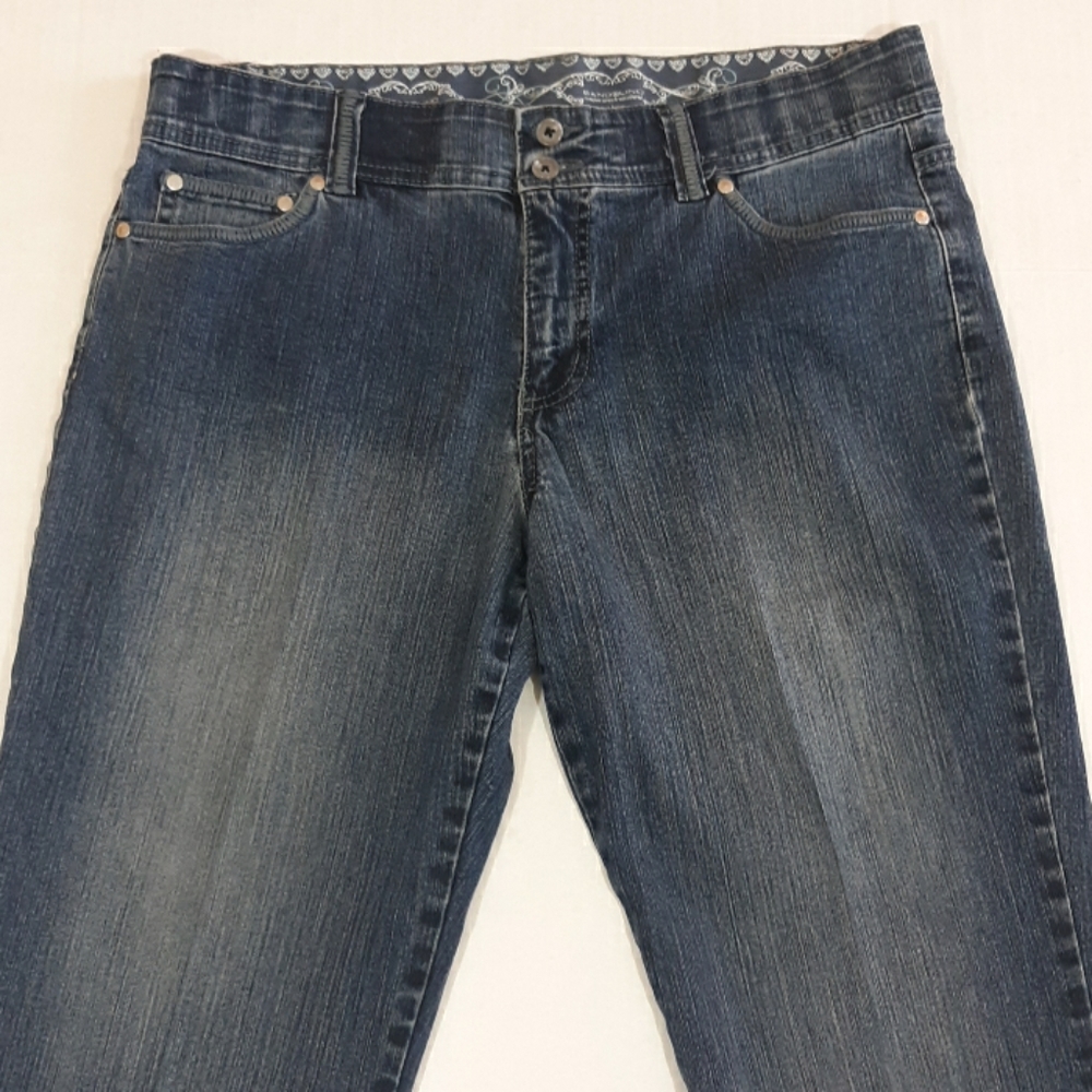 ⬇️$20 Bandolino Classy capri jeans size 12